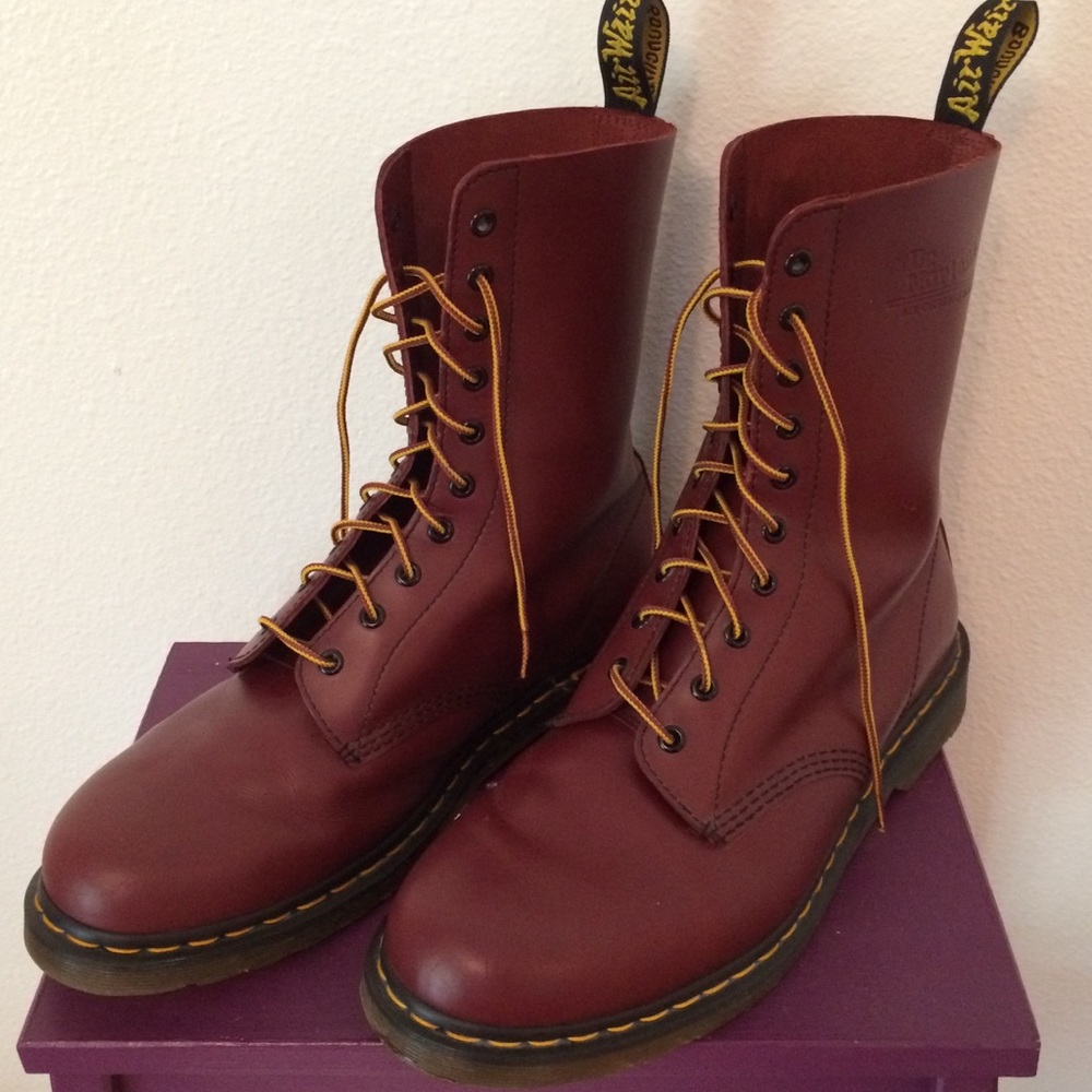 10 hole Dr Martens 1490 boots